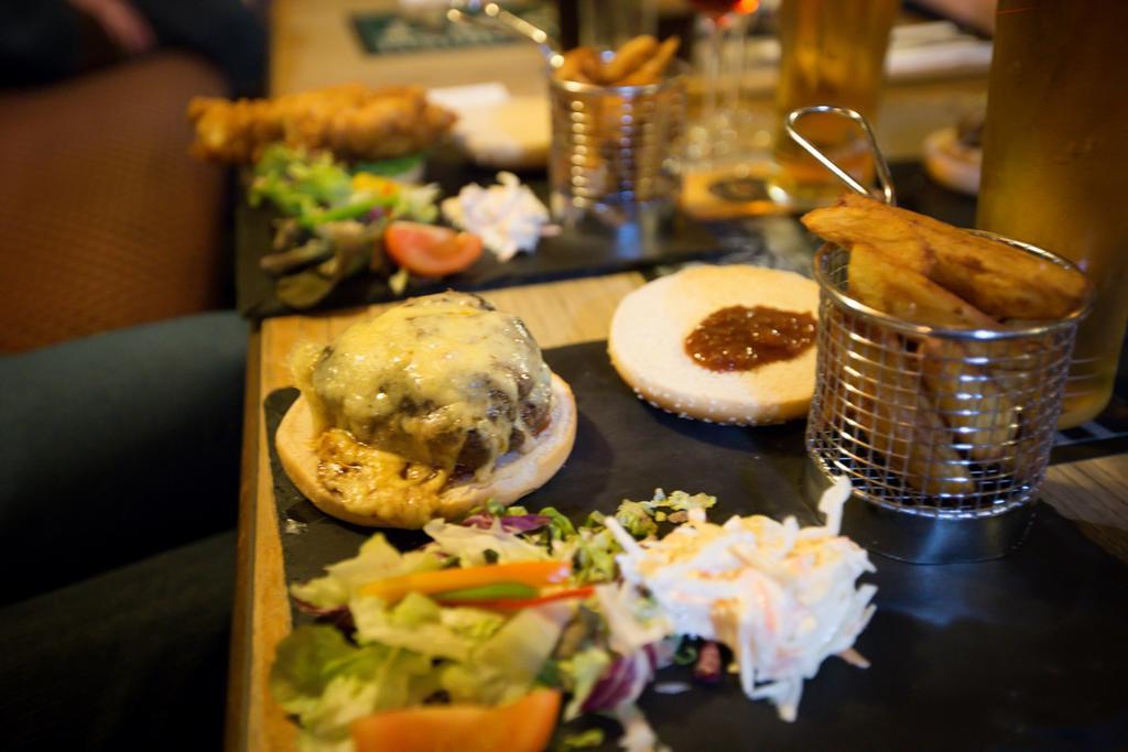 The Cheviot Hotel 贝林翰 外观 照片